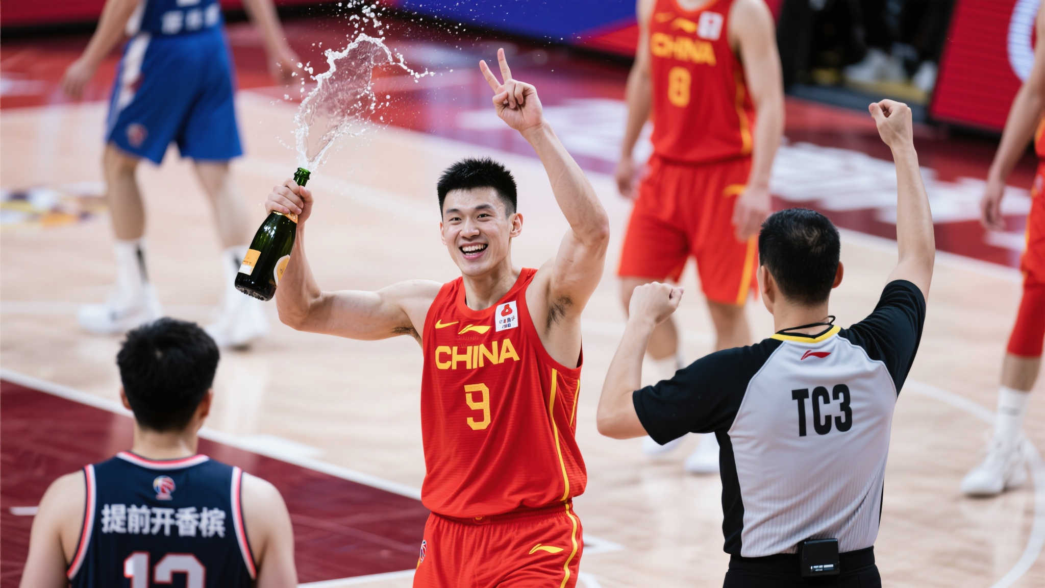 孙铭徽关键罚球失手，踢飞篮球泄愤，提前庆祝引来处罚